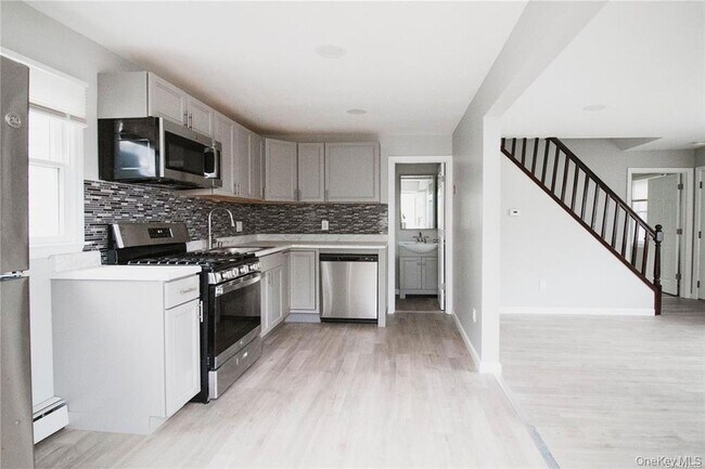 13 Flint Rd