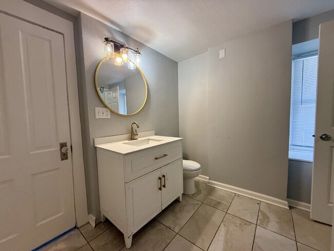 Photo - Large 2 bedroom, 1 bath for rent. Unit 3