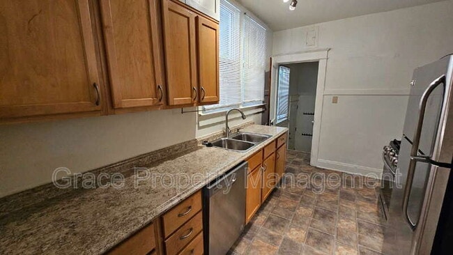 Photo - 842 Jackson St