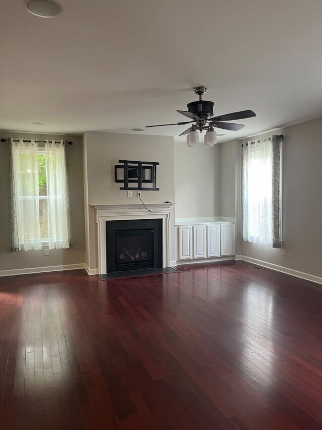 Photo - "Charming 4-Bed Home in Mt. Juliet's Sterl...
