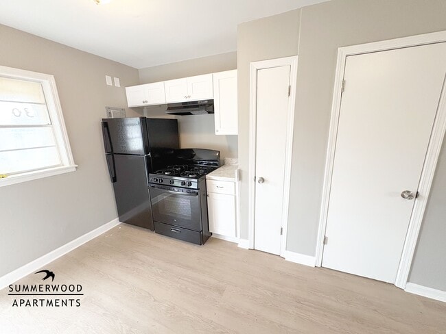 Kitchen - 4015 Summer Ave