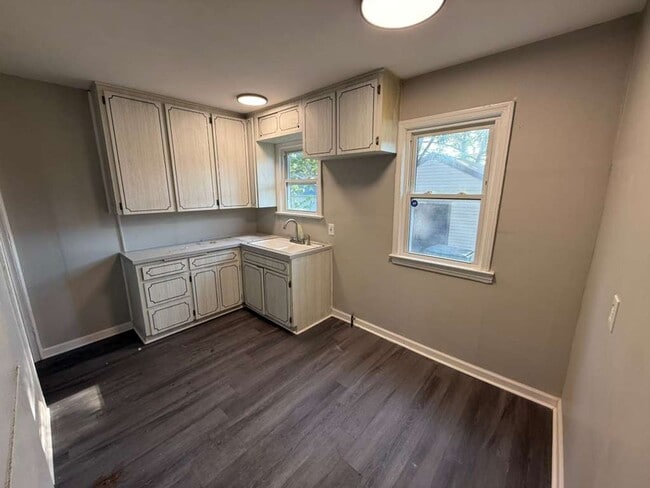 Building Photo - Convenient Showings — No Appointment Needed!