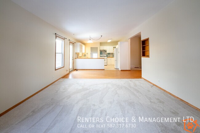 Photo - 2 Bedroom Pet Friendly House With Yard, AC and Assigned Parking