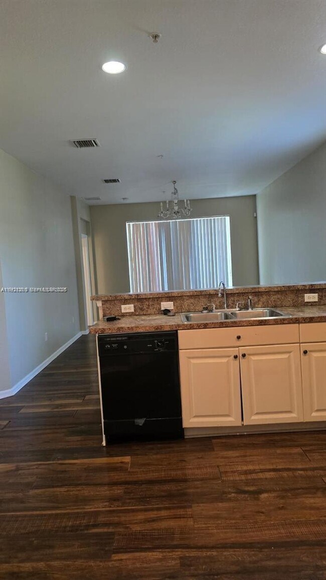 Photo - 2002 Freeport Dr Unit 4108