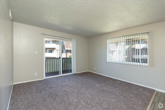 2BR, 1BA - 950SF - Living Room - The Park at Whispering Pines