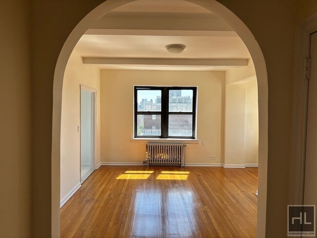 Building Photo - AMSTERDAM AVENUE Unit 4D