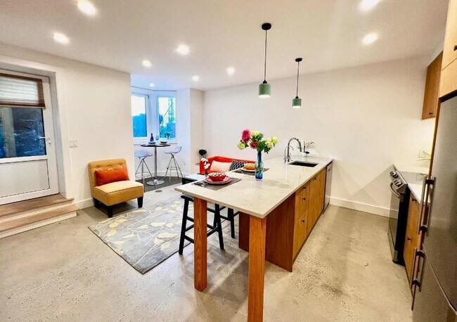 Photo - 71 Booraem Ave Unit Garden Level