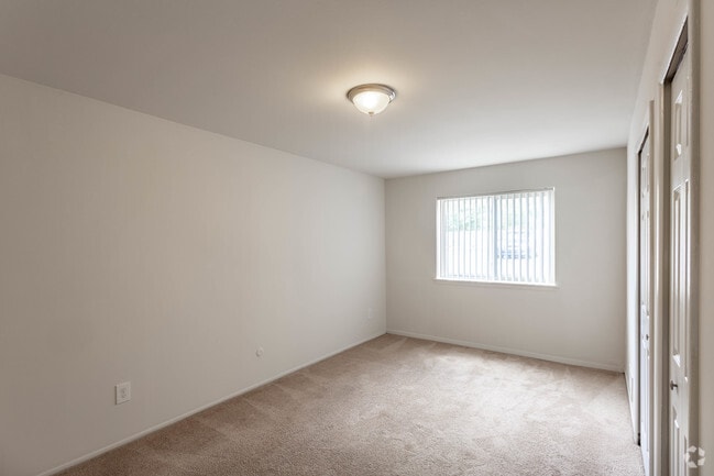 1 BR, 1 BA - 650 SF