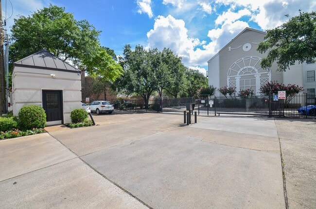 Photo - 2333 Bering Dr Unit 123