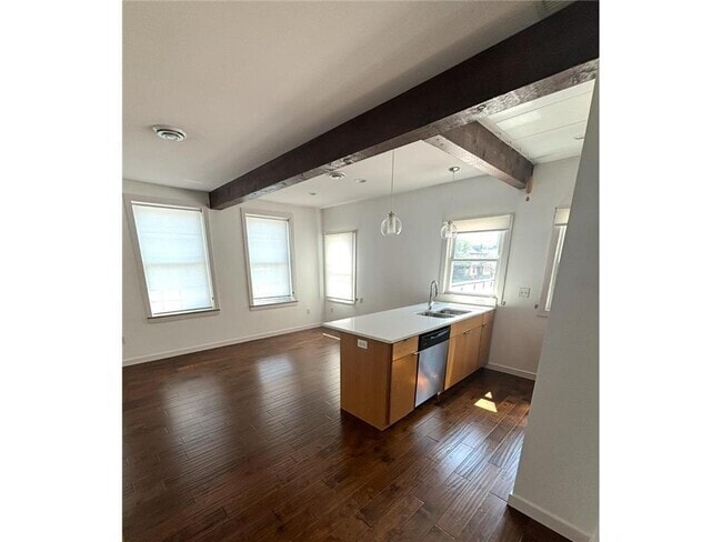 Building Photo - 1610 W Lake St Unit A Rental