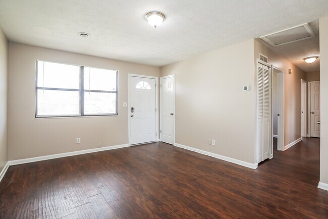 Photo - 7642 Contour Dr