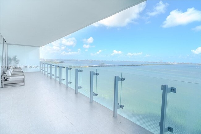 Building Photo - 700 NE 26th Terrace Unit 2602