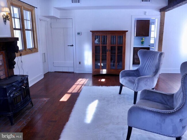 Photo - 2598 River Rd