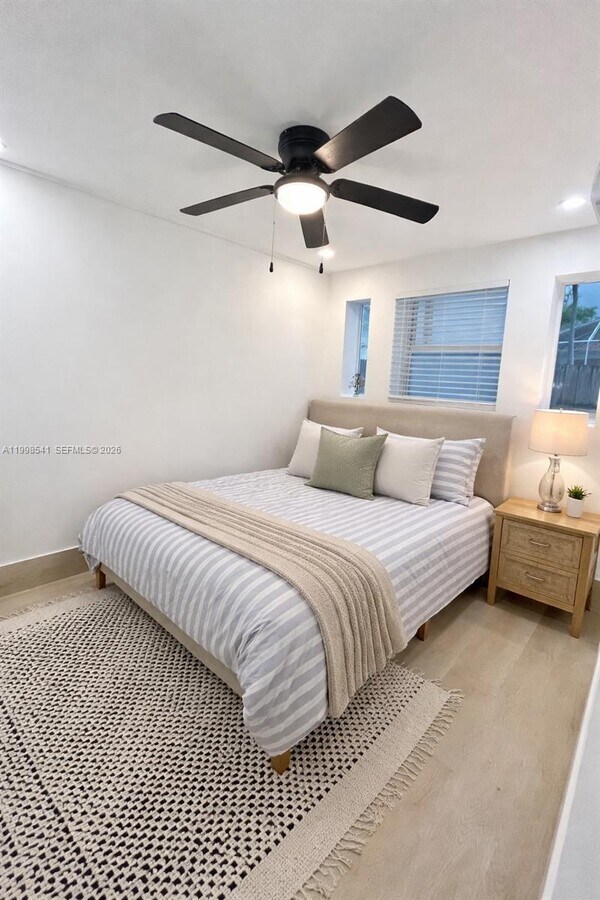 Photo - 817 Tyler St Unidad 0