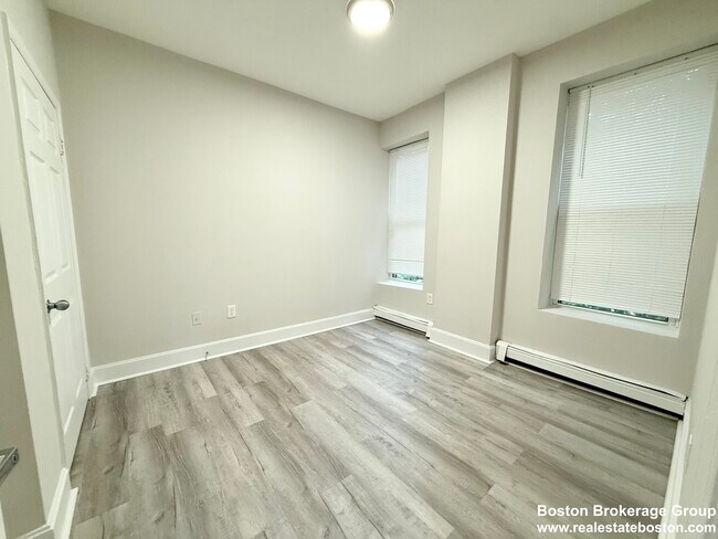 Photo - 15 Ruggles St Unit 4