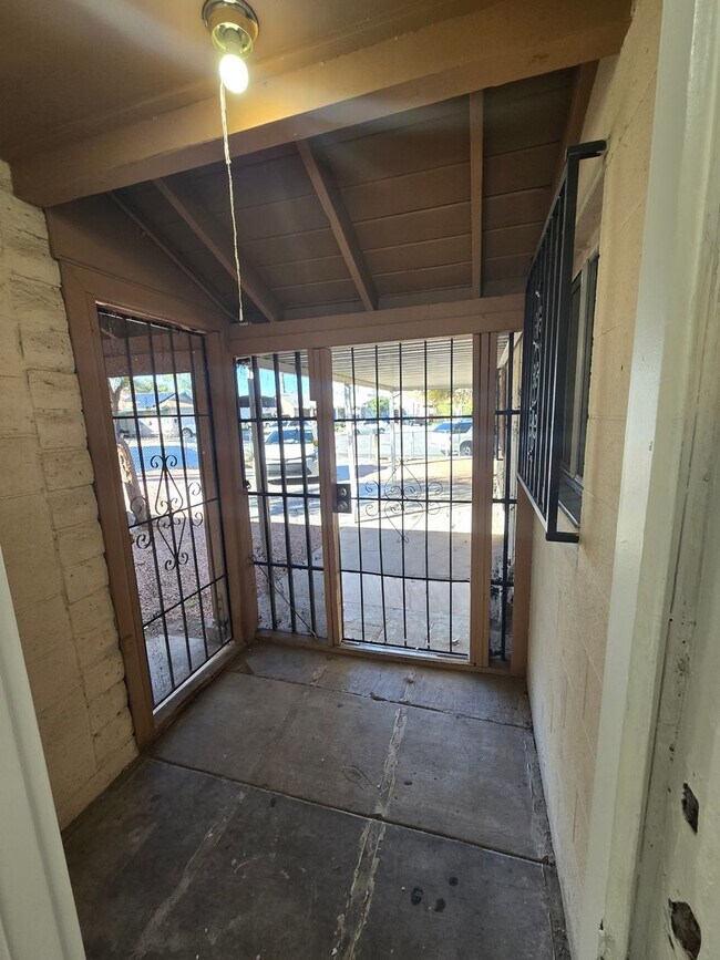 Photo - Lock in ($1850) off March 2026  if you move-in by Janaury 31st