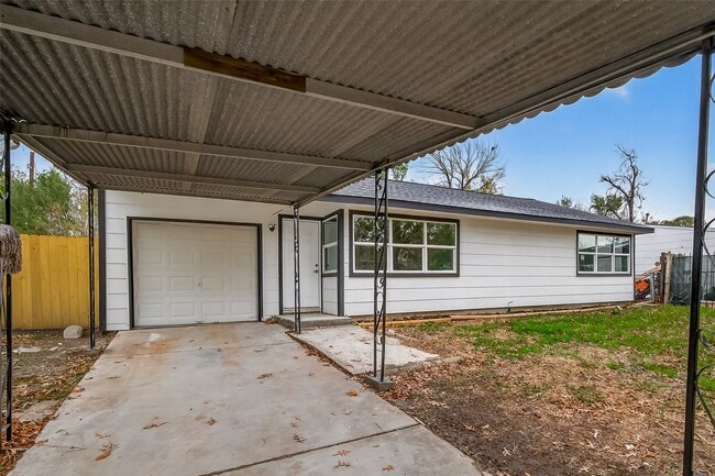 Building Photo - 5833 Southlea St