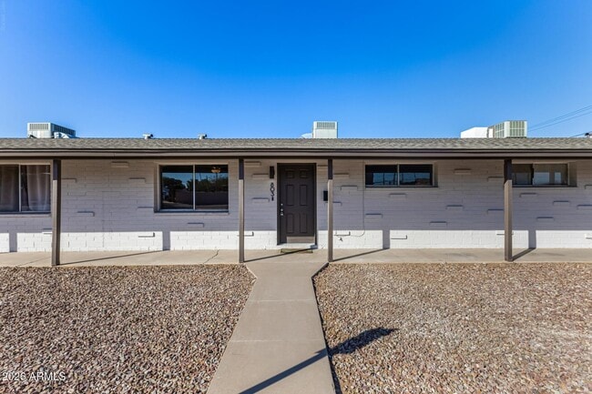 Building Photo - 805 N Park Ave Unit #803