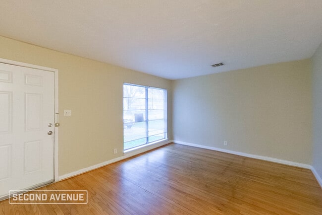 Photo - 2405 Pomona Dr