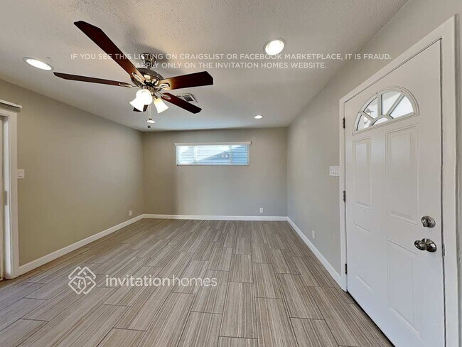 Photo - 23 E Pierce St House