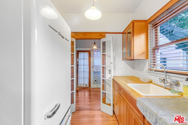 Photo - 30 Paloma Ave