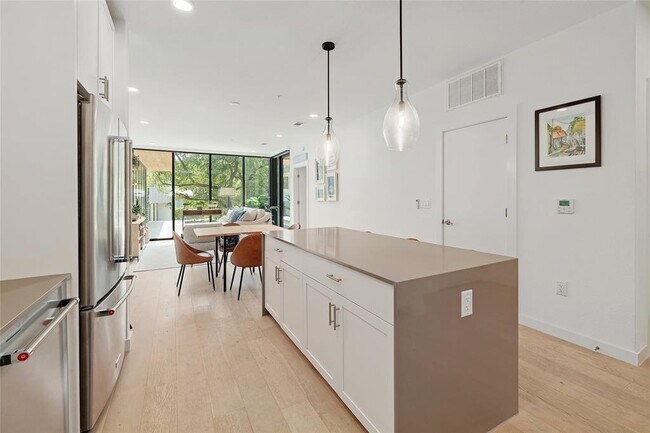 Photo - 1600 S 1st St Unit 220