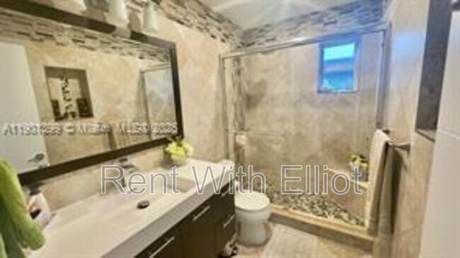 Photo - 329 SE 3rd St