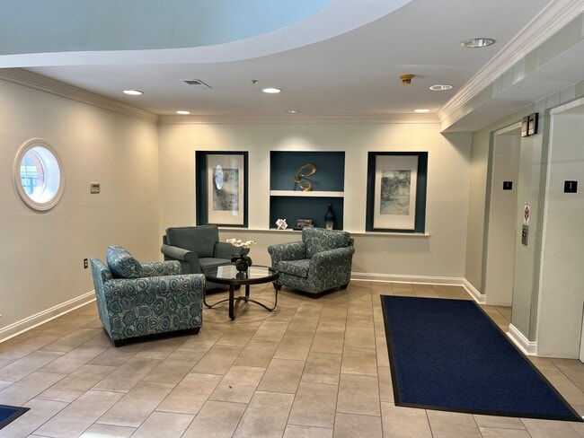 Photo - 7000 Falls Reach Dr Unidad 102