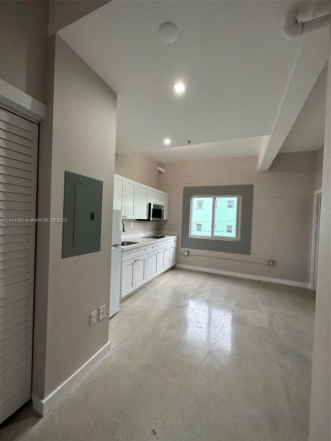 Photo - 320 SW 13th Ave Unit 202
