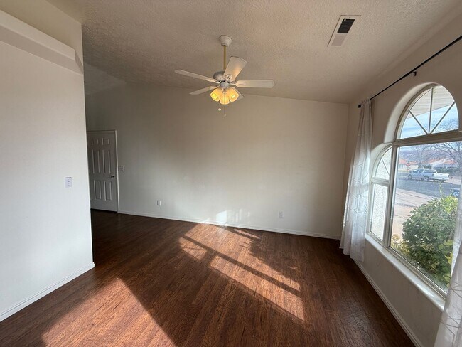 Photo - Tri-Plex End Unit