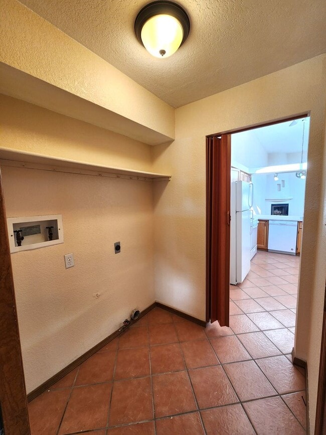 Photo - 2050 Pinecone Way