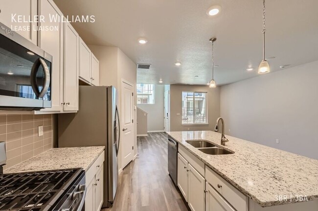Photo - 477 Millwall Cir