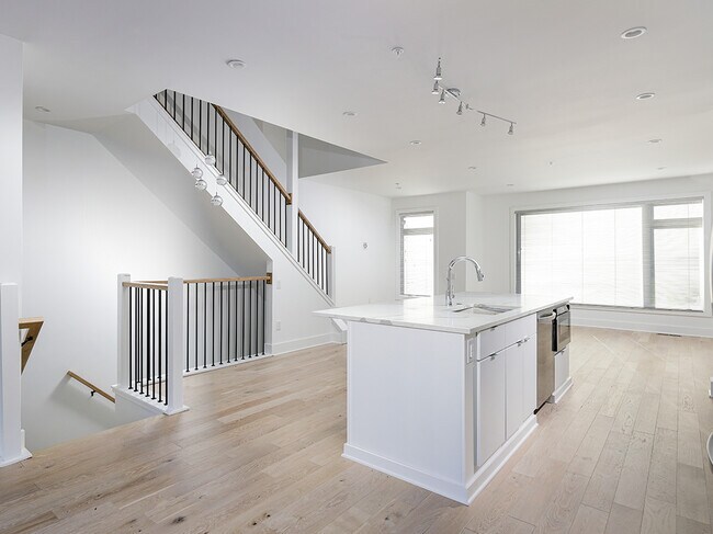 Kitchen - 18 Greenbush Street