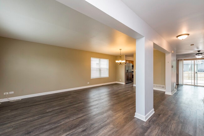 Photo - 686 Chippewa Cir