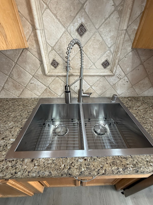 Photo - 3800 Monitor St