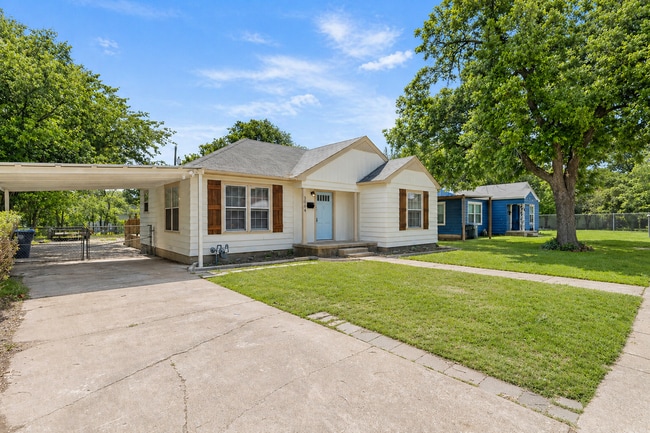 Photo - 3004 Reuter Ave