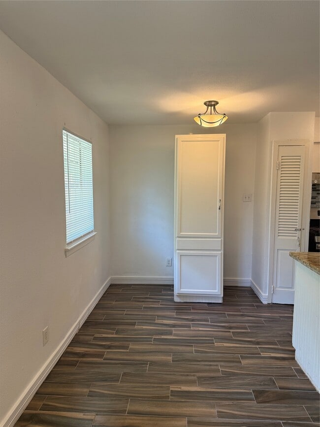 Photo - 8920 Duane St