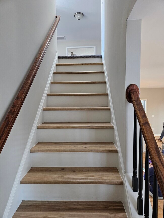 Photo - 919 Middle Ground Ave