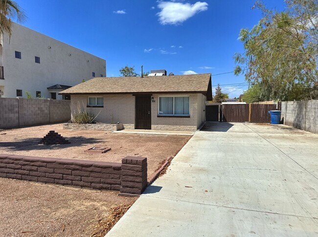 REMODELED TWO (2) BEDROOM HOUSE WITH EXTRA... - REMODELED TWO (2) BEDROOM HOUSE WITH EXTRA...