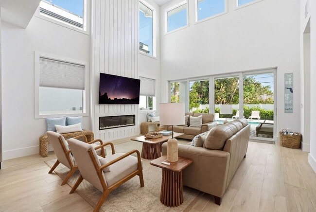 Photo - 560 111th Ave N Unidad SI ID1605275P