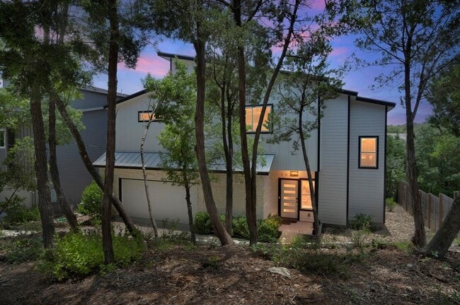 Building Photo - 2650 Crazyhorse Pass