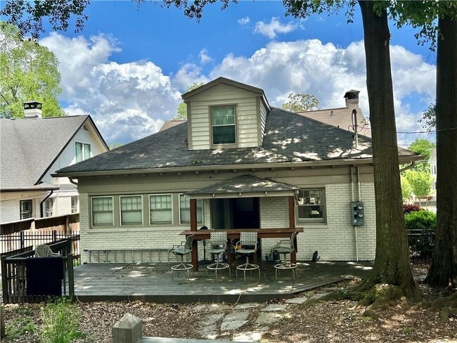 Photo - 616 Seminole Ave NE