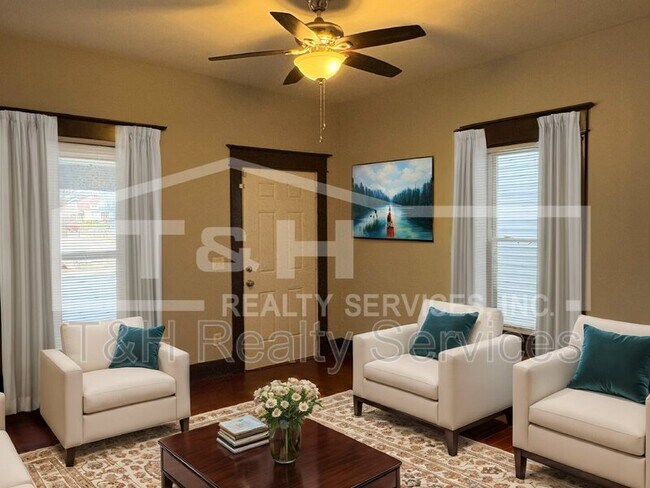 Photo - 2107 E Michigan St