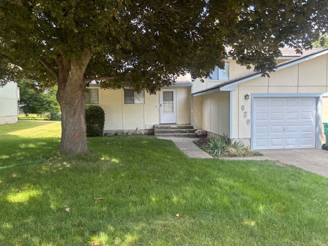 Building Photo - 1066 Unit 620
