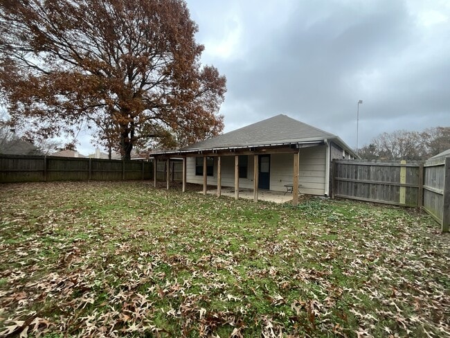 Photo - 342 River Oaks