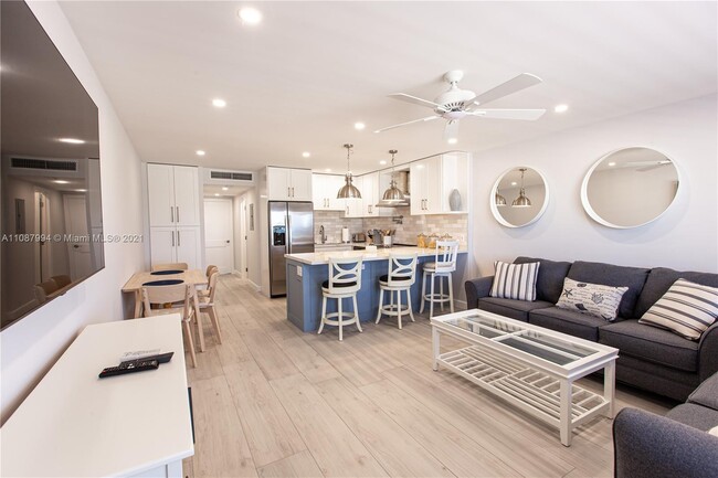 Building Photo - 300 Oregon St Unit 204 Rental