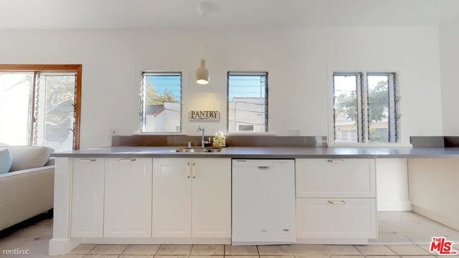 Photo - 245 N Swall Dr