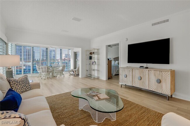 Photo - 205 Park Shore Dr Unidad 4-443