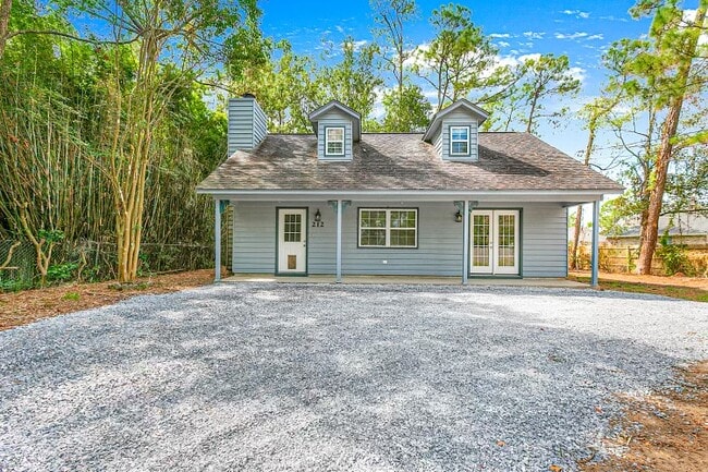 Photo - 212 Francis St