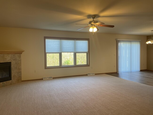 Photo - 2635 Parkfield Dr Apartment